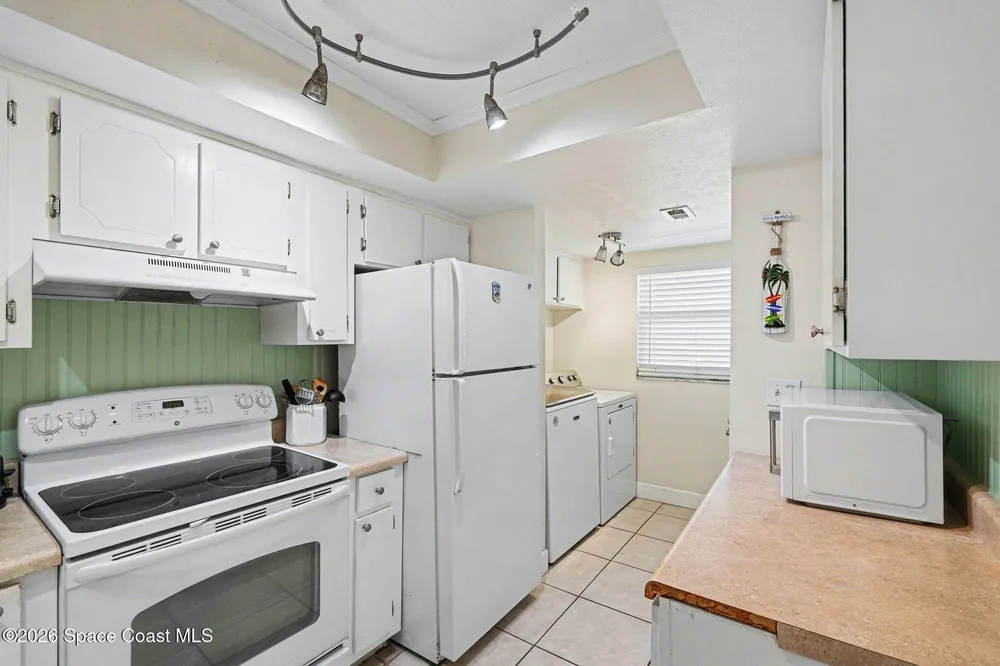 15 Sunflower St, Cocoa Beach, FL 32931