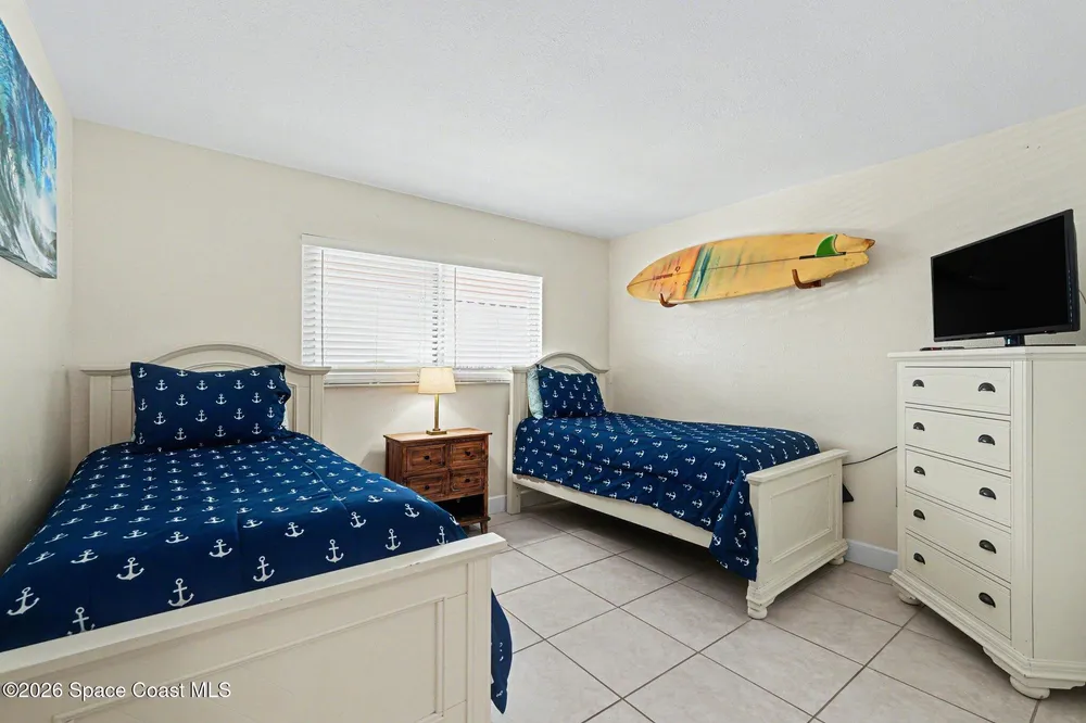 15 Sunflower St, Cocoa Beach, FL 32931