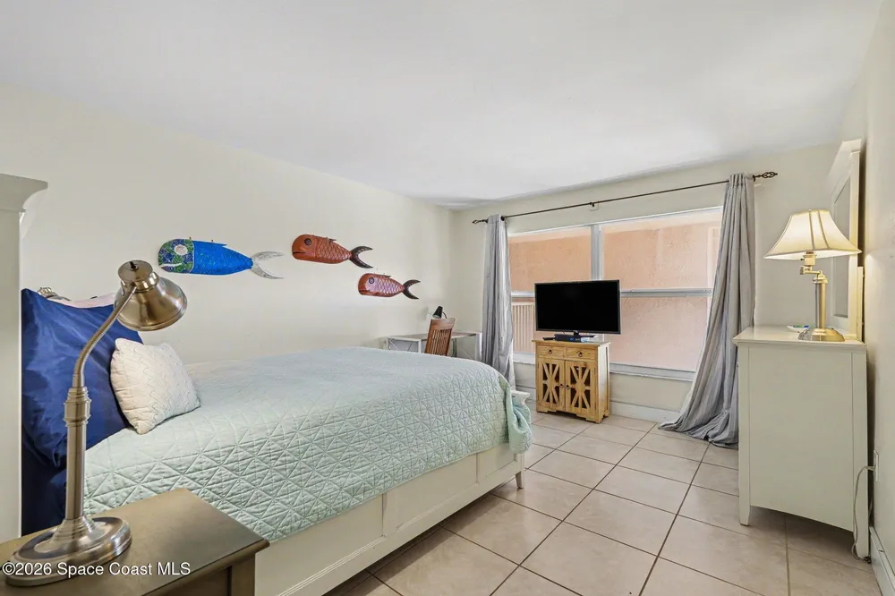 15 Sunflower St, Cocoa Beach, FL 32931