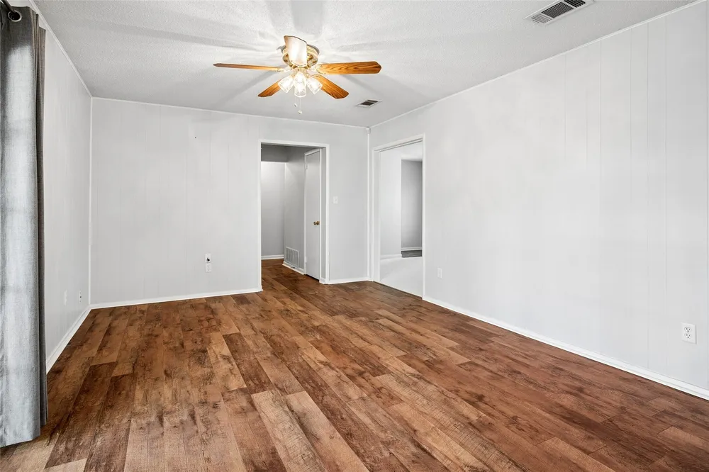 6220 Sandra Dr, Fort Worth, TX 76133
