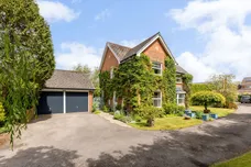 Windsor Park, Alton, GU34 photo 16