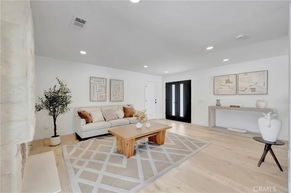8761 Anthony Dr, Huntington Beach, CA 92647