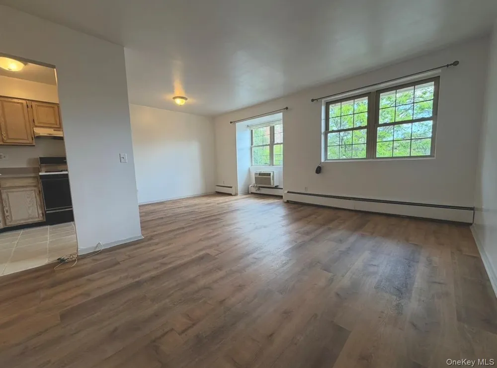 172-39 Highland Ave, Jamaica, NY 11432