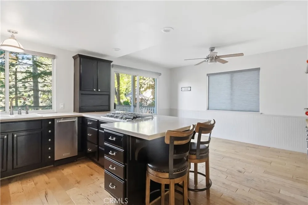 174 Golf Course Rd, Lake Arrowhead, CA 92352
