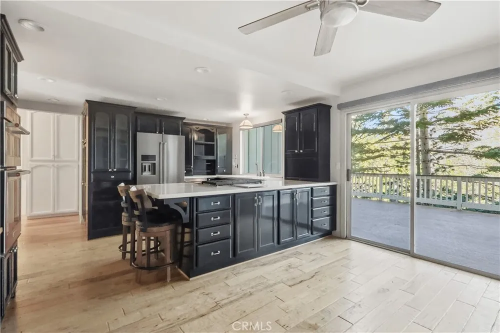 174 Golf Course Rd, Lake Arrowhead, CA 92352