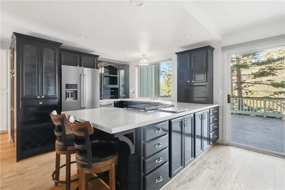 174 Golf Course Rd, Lake Arrowhead, CA 92352