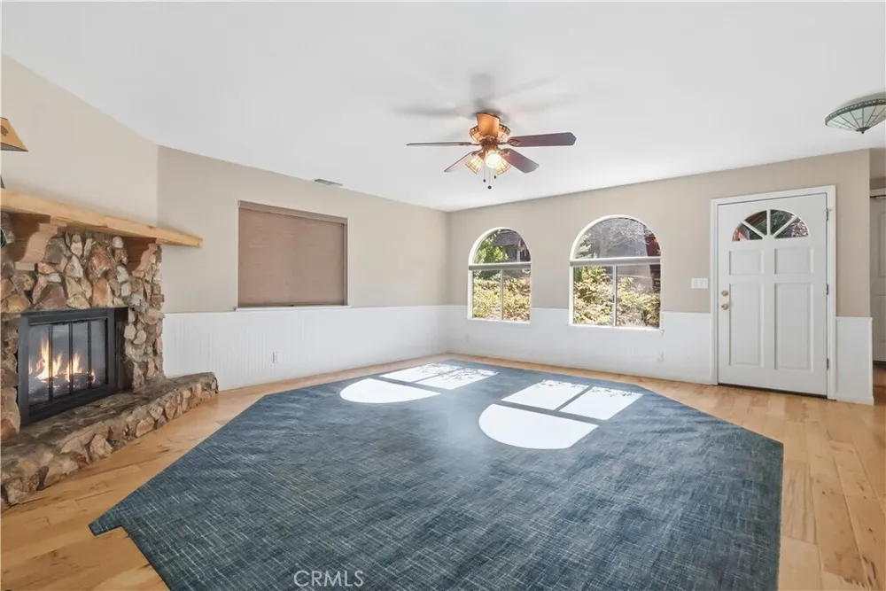 174 Golf Course Rd, Lake Arrowhead, CA 92352