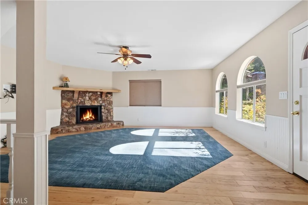 174 Golf Course Rd, Lake Arrowhead, CA 92352