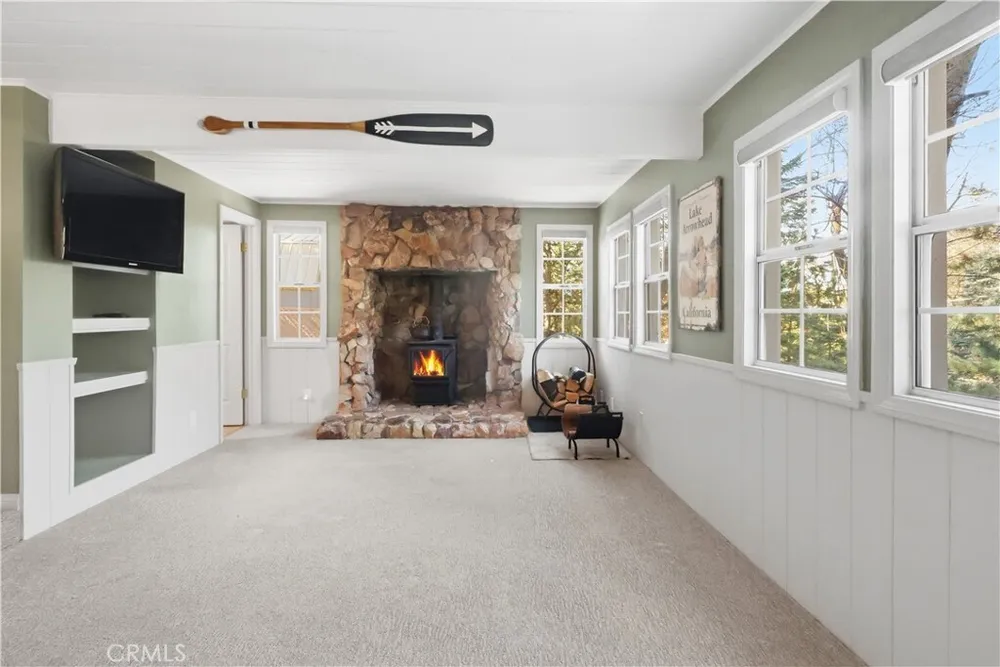 174 Golf Course Rd, Lake Arrowhead, CA 92352