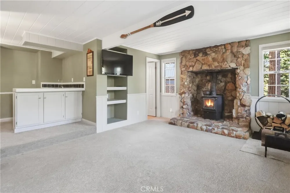 174 Golf Course Rd, Lake Arrowhead, CA 92352
