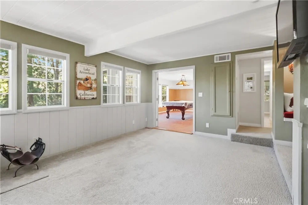 174 Golf Course Rd, Lake Arrowhead, CA 92352