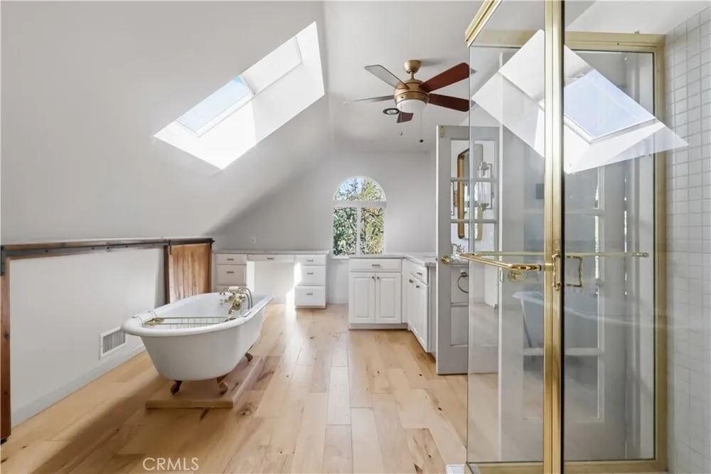 174 Golf Course Rd, Lake Arrowhead, CA 92352