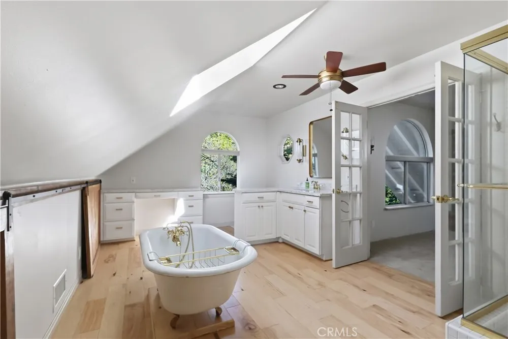 174 Golf Course Rd, Lake Arrowhead, CA 92352