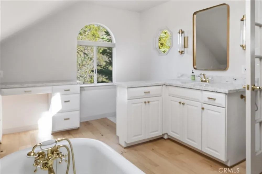 174 Golf Course Rd, Lake Arrowhead, CA 92352