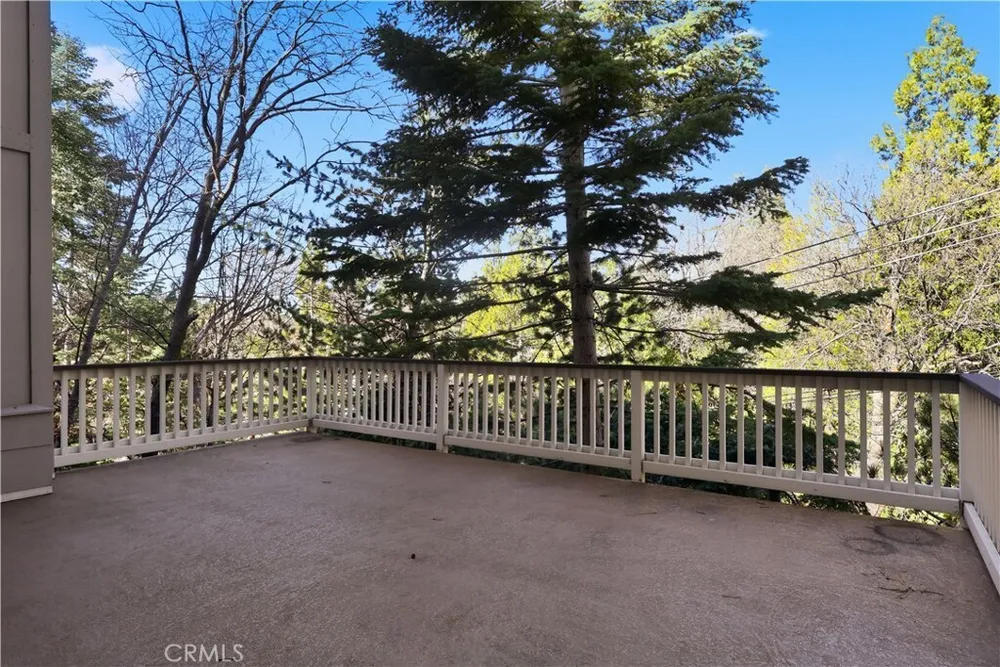 174 Golf Course Rd, Lake Arrowhead, CA 92352