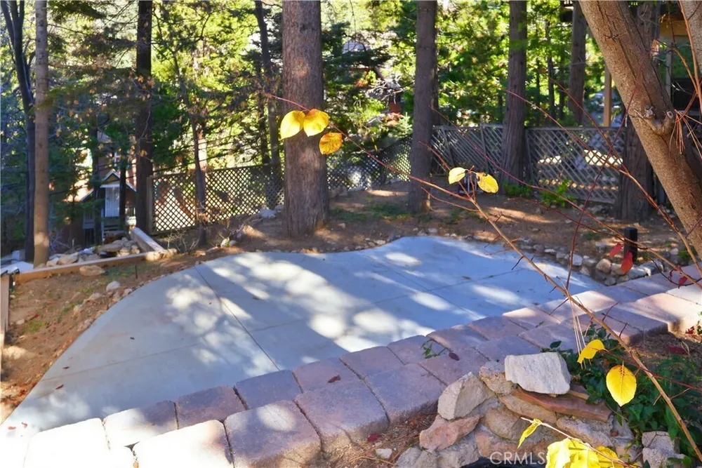 174 Golf Course Rd, Lake Arrowhead, CA 92352