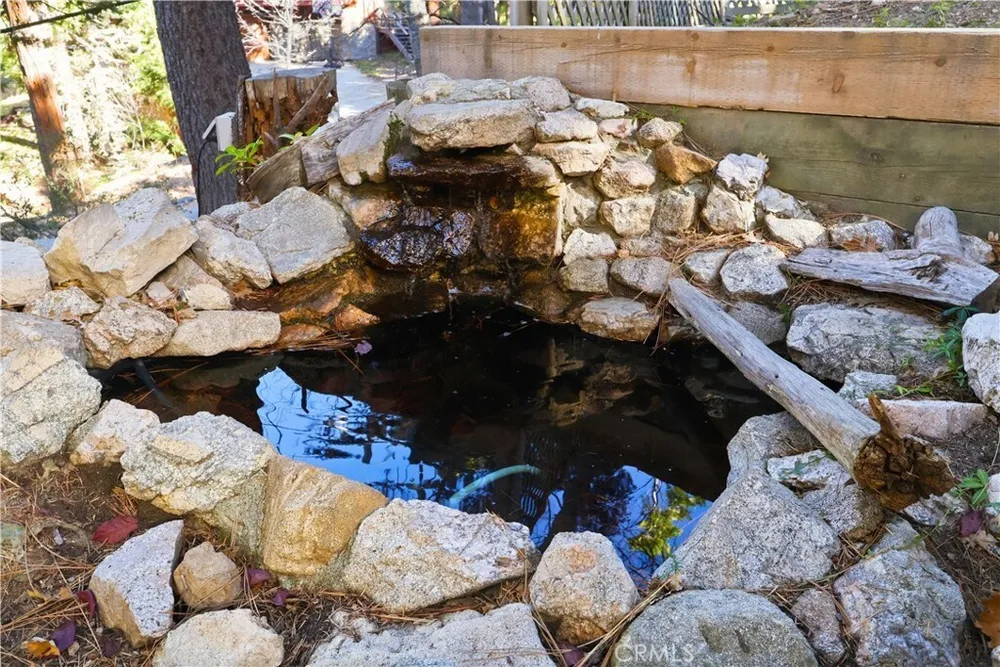 174 Golf Course Rd, Lake Arrowhead, CA 92352