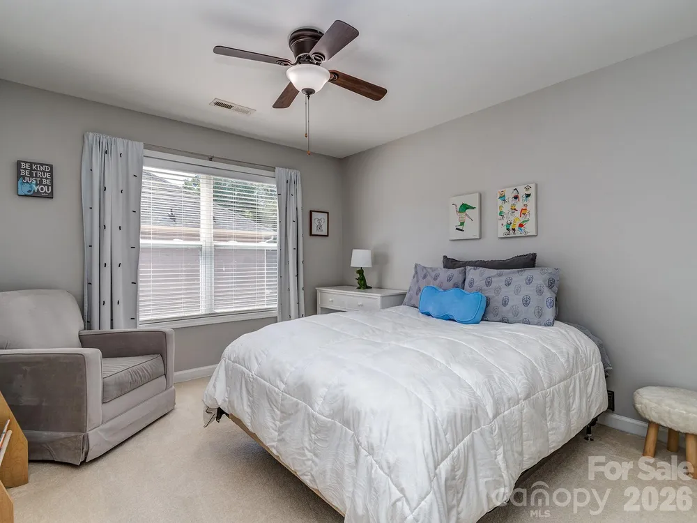 2008 Shalford Ln, Matthews, NC 28104
