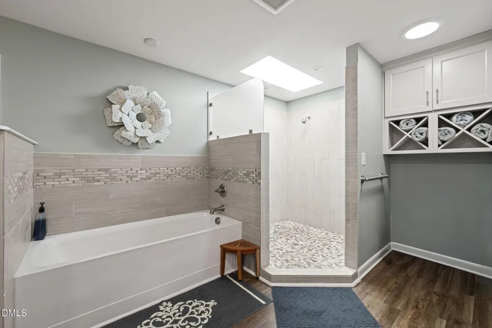 6921 Spring Dr, Raleigh, NC 27613