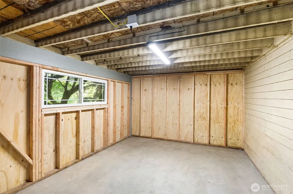 14102 SE 42nd St, Bellevue, WA 98006
