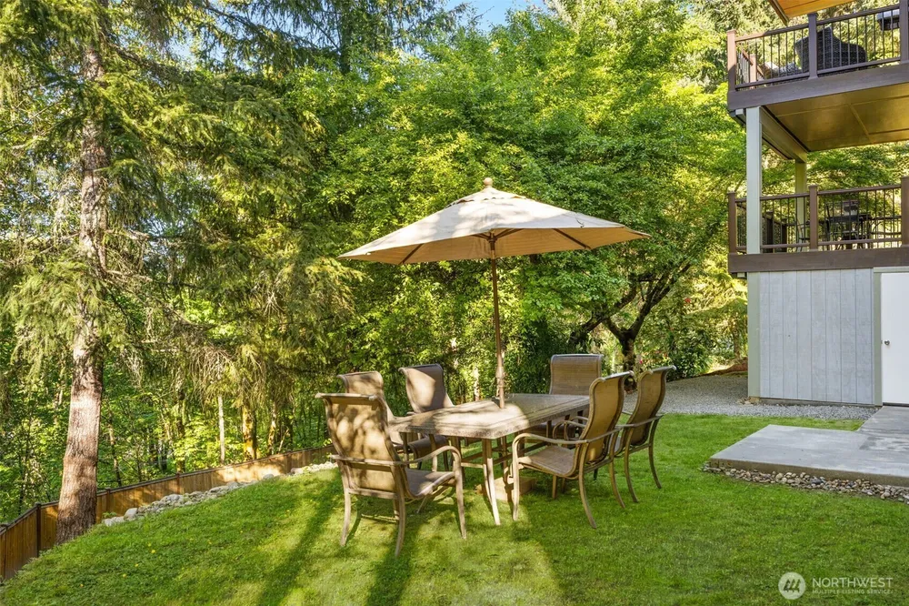 14102 SE 42nd St, Bellevue, WA 98006