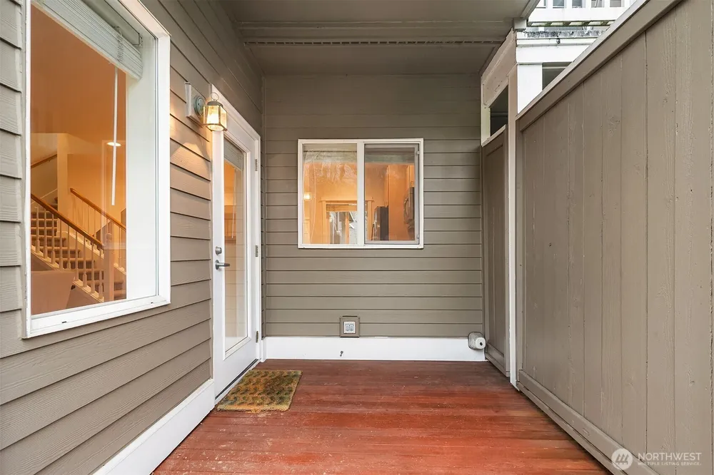 10007 NE 37th Ct, Kirkland, WA 98033