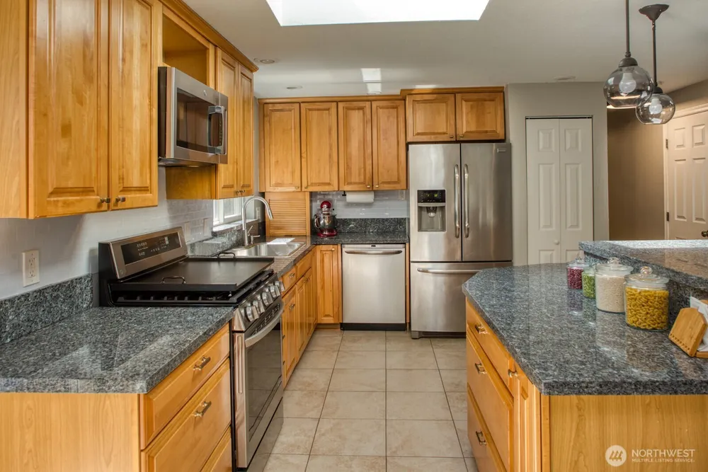 19619 SE 264th Ct, Covington, WA 98042