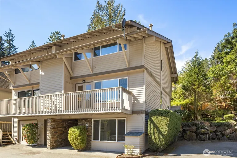 243 169th Ave NE, Bellevue, WA 98008