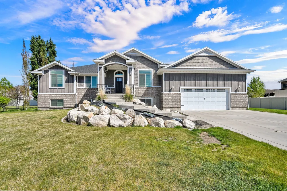 4494 W 1600 N, Plain City, UT 84404