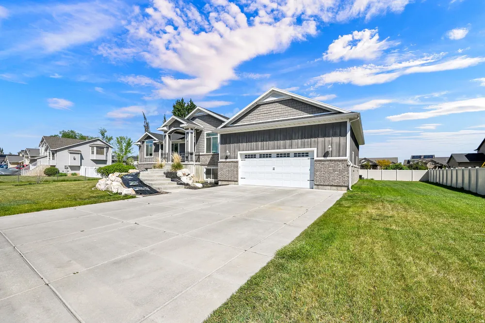 4494 W 1600 N, Plain City, UT 84404