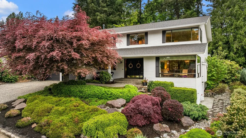 18520 NE 19th Pl, Bellevue, WA 98008