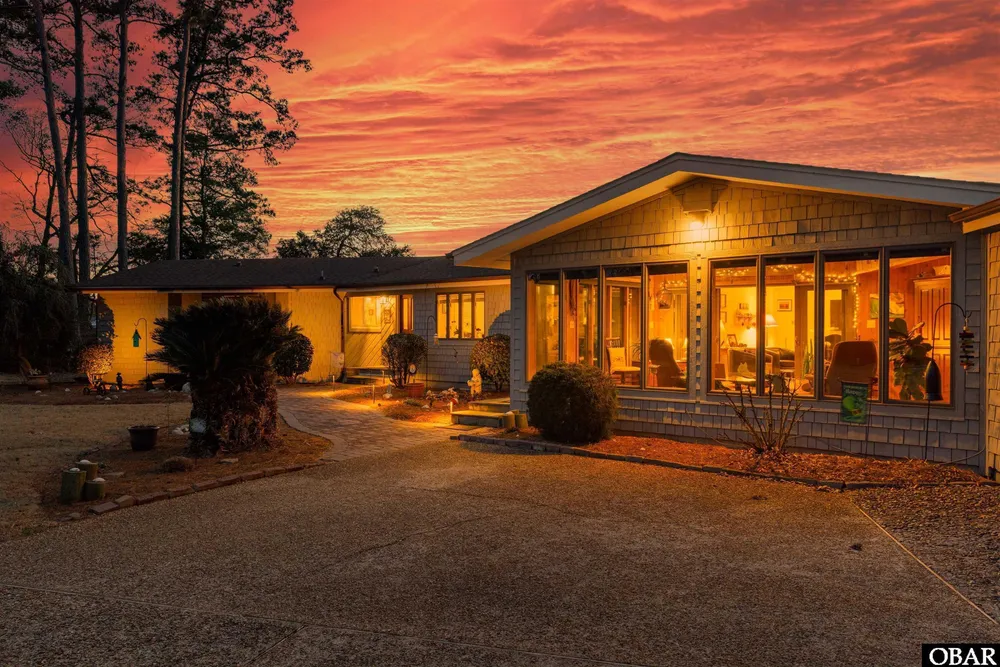 93 Osprey Ln, Kitty Hawk, NC 27949