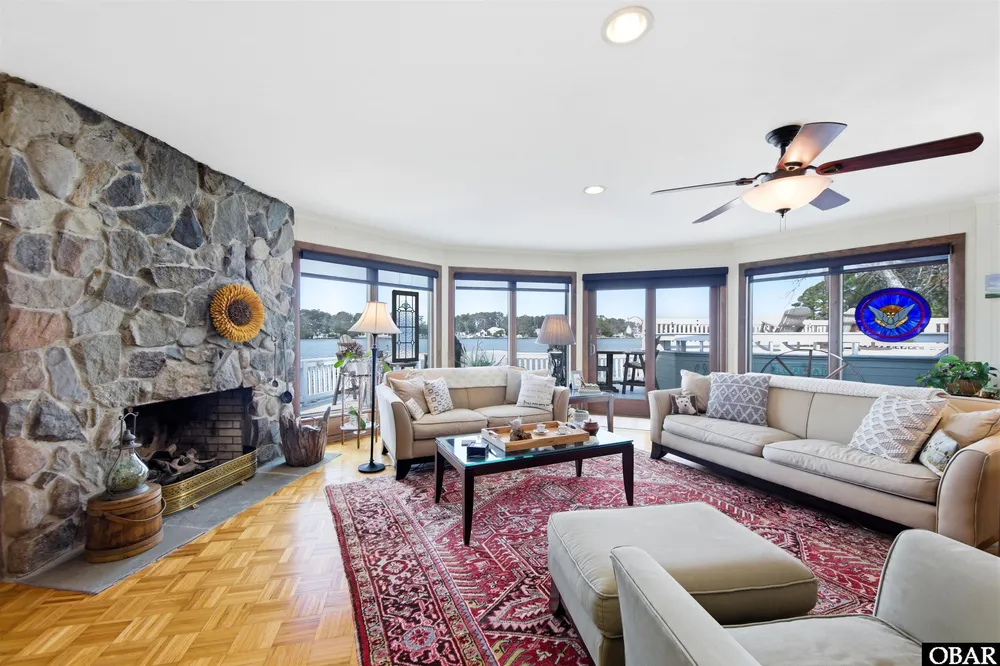 93 Osprey Ln, Kitty Hawk, NC 27949