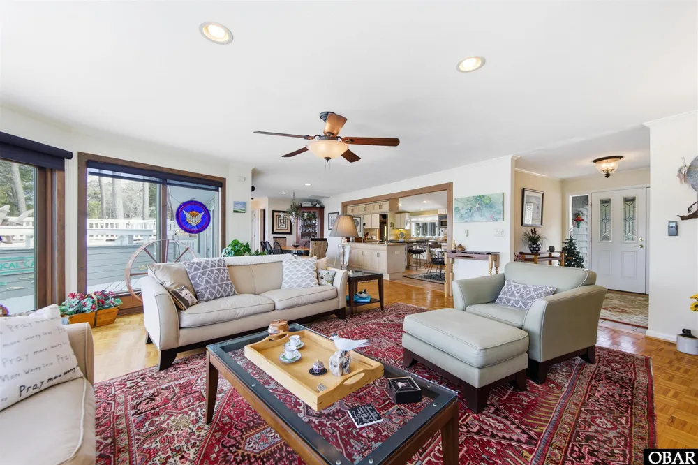 93 Osprey Ln, Kitty Hawk, NC 27949