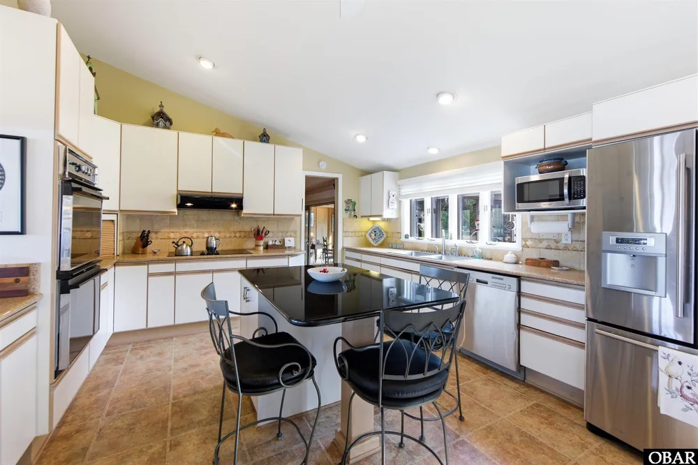 93 Osprey Ln, Kitty Hawk, NC 27949