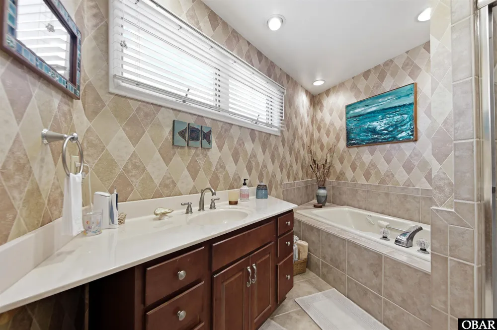 93 Osprey Ln, Kitty Hawk, NC 27949