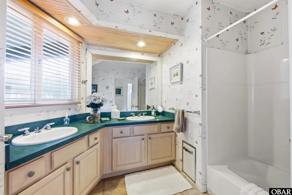 93 Osprey Ln, Kitty Hawk, NC 27949