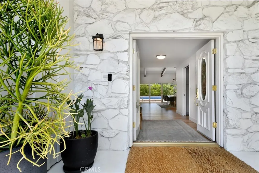 5714 Wilhelmina Ave, Woodland Hills, CA 91367