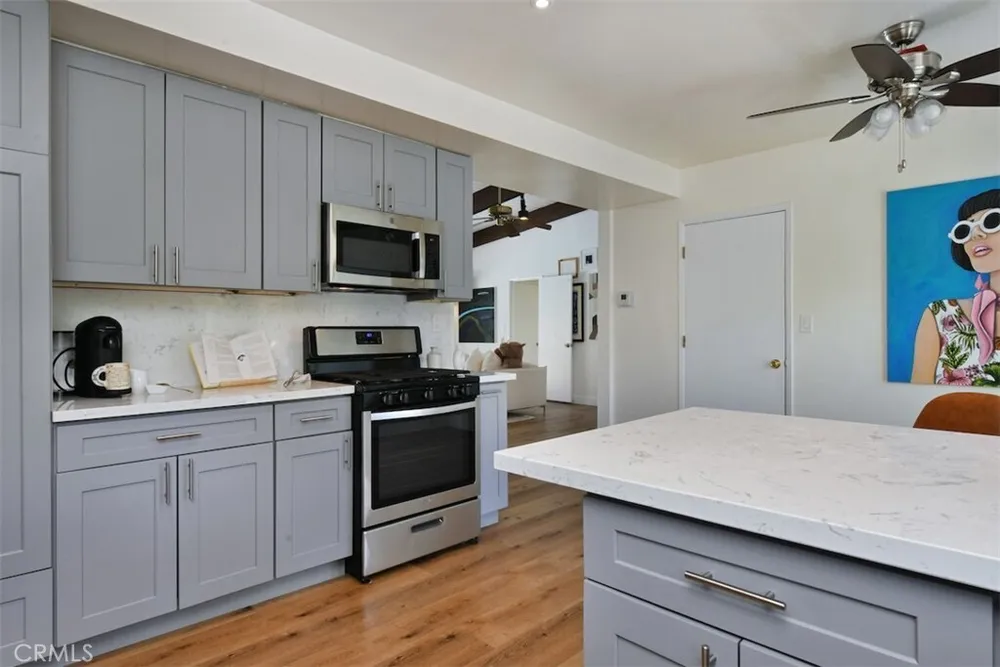 5714 Wilhelmina Ave, Woodland Hills, CA 91367