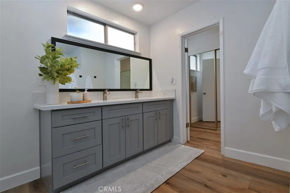 5714 Wilhelmina Ave, Woodland Hills, CA 91367