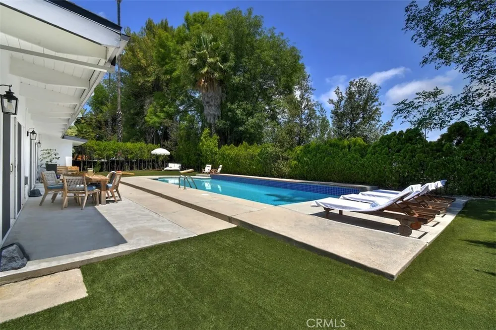 5714 Wilhelmina Ave, Woodland Hills, CA 91367