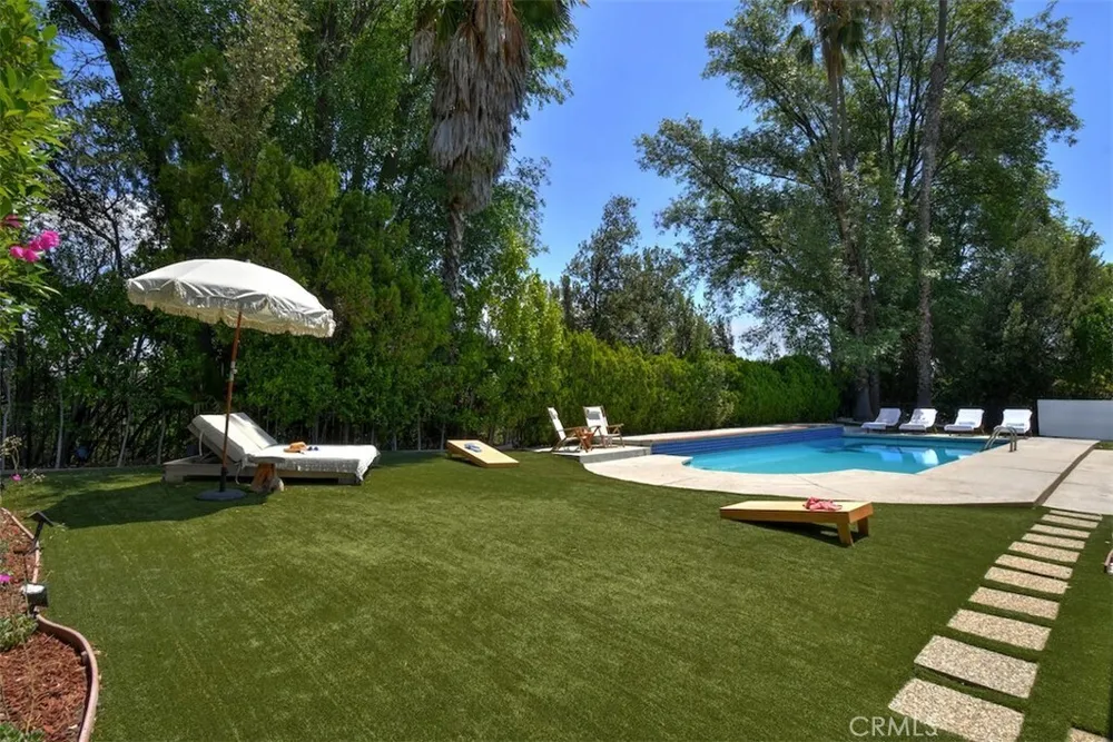 5714 Wilhelmina Ave, Woodland Hills, CA 91367