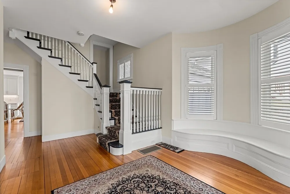 7 King St, Lynn, MA 01902