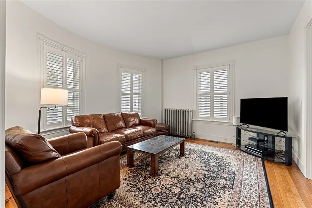 7 King St, Lynn, MA 01902