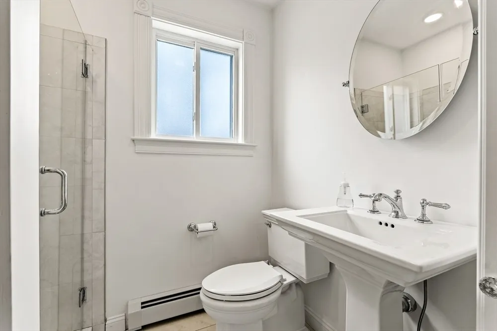 7 King St, Lynn, MA 01902