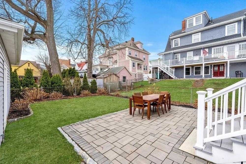7 King St, Lynn, MA 01902