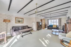 Squirrels Way, Epsom, KT18 photo 4