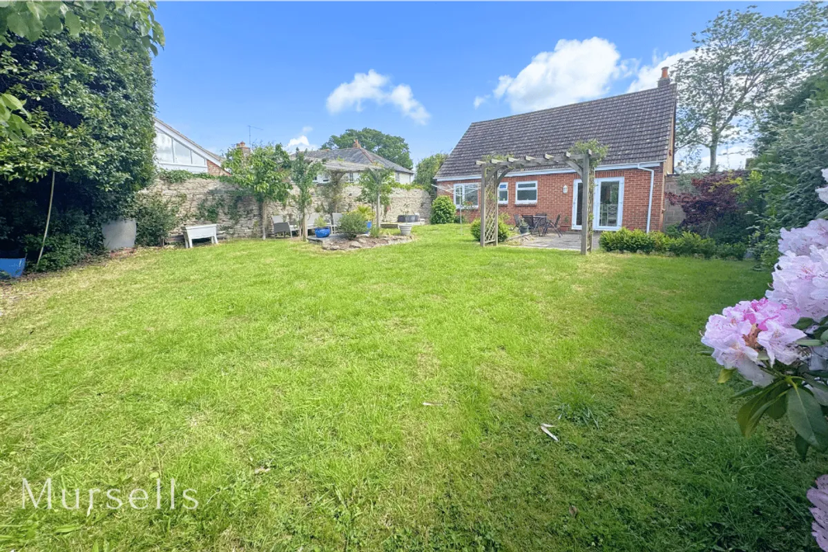 Middle Road, Lytchett Matravers, Poole, BH16