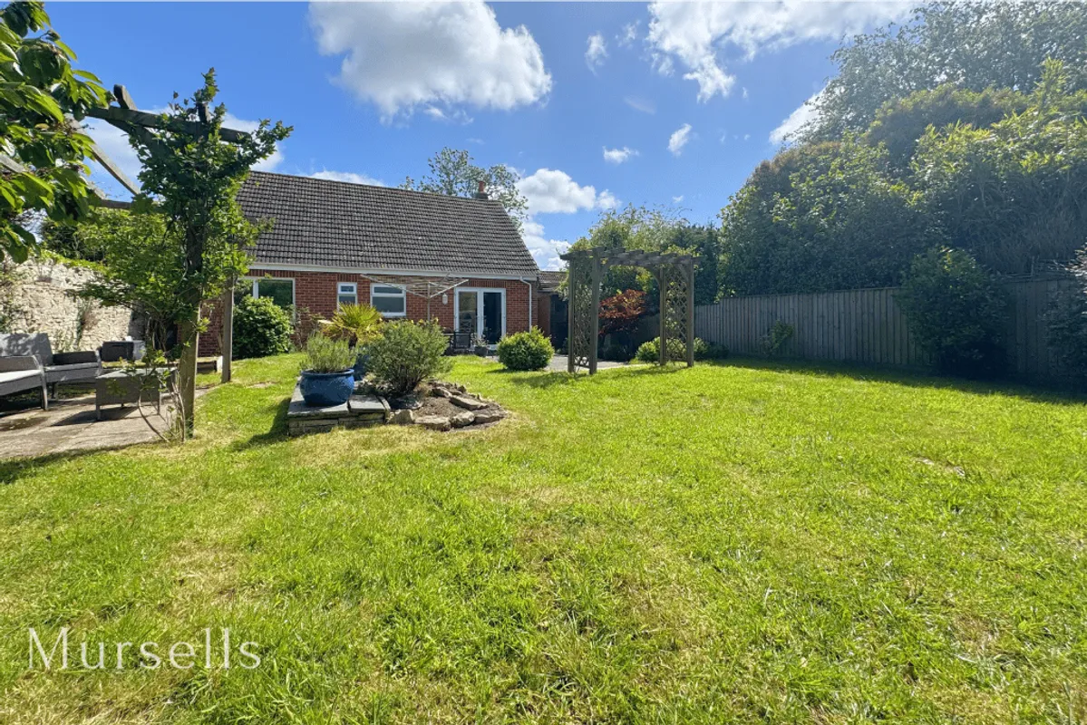 Middle Road, Lytchett Matravers, Poole, BH16