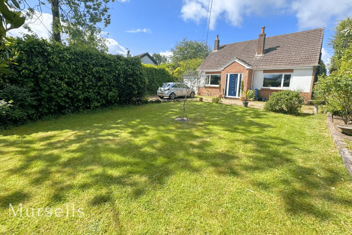Middle Road, Lytchett Matravers, Poole, BH16